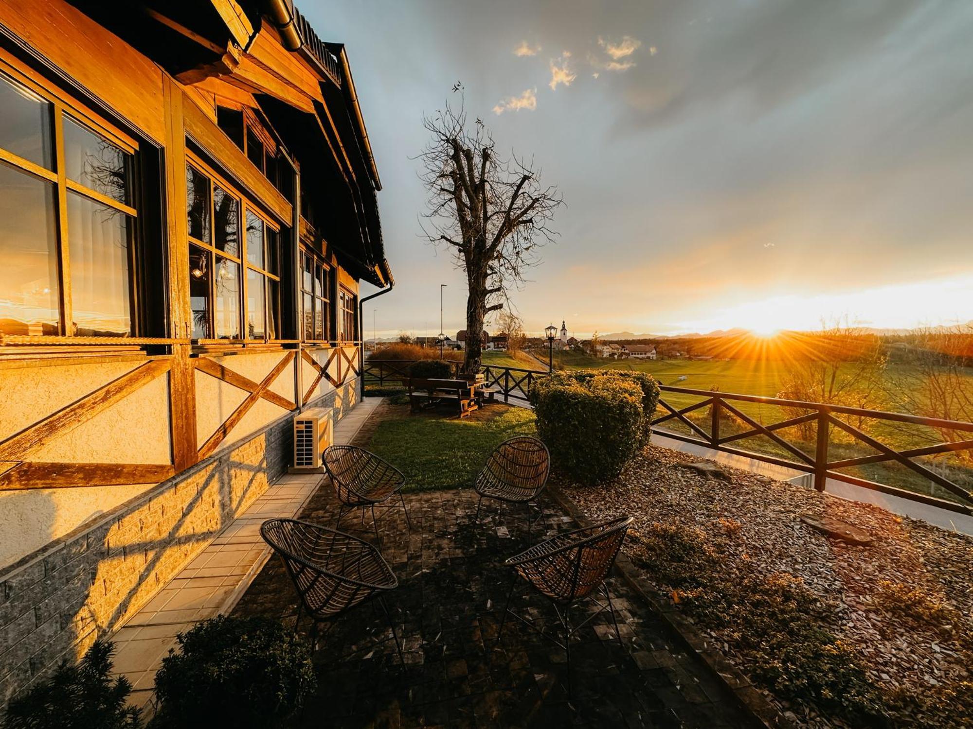 Hotel Oskar Zaplata Preddvor Εξωτερικό φωτογραφία